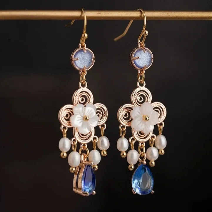 Dangle Earrings: Sapphire