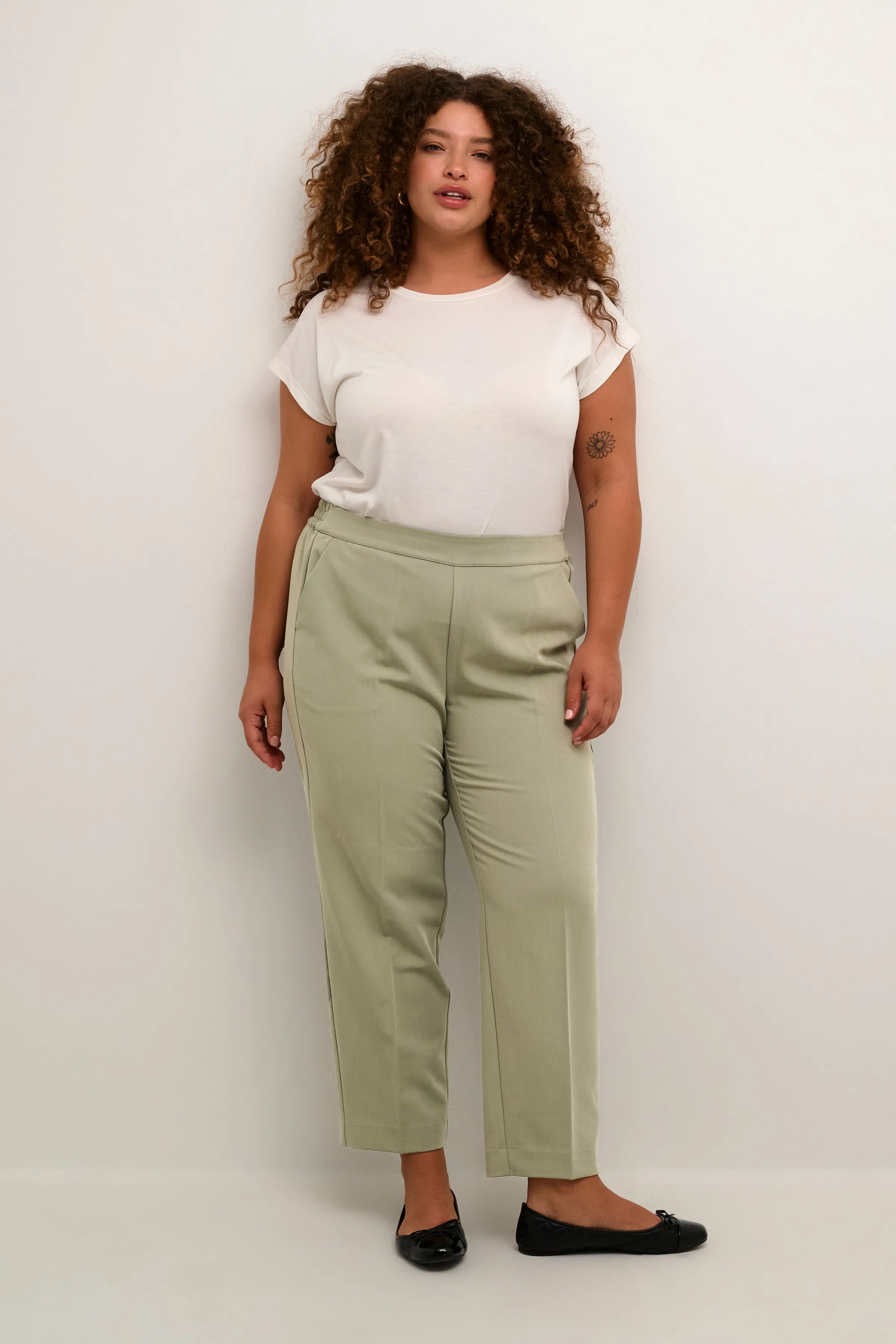 Kaffe Curve Sakira Crop Trousers in Vetiver